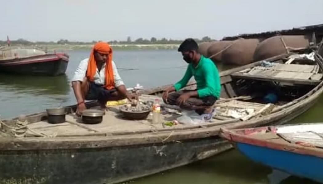 दो प्रवासी मजदूर नाव पर हुए क्वारन्टाइन