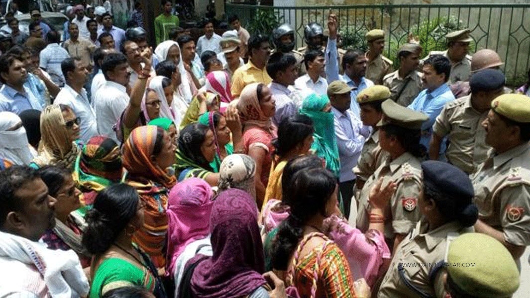 वाराणसी राष्ट्रीय ब्राह्मण युवजन सभा के पदाधिकारियों ने दिया धरना