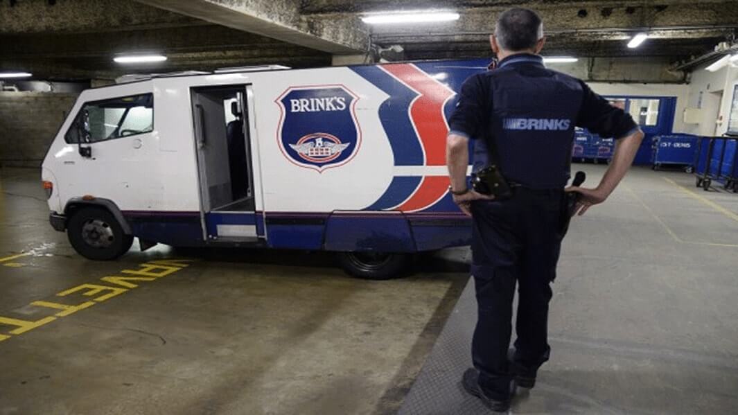 फ्रांस में अपहरण कर कैश वैन से लाखों की लूट