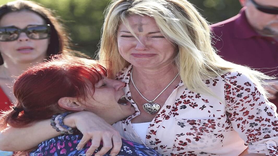 फ्लोरिडा में हाई स्कूल के छात्र ने की फायरिंग, 14 जख्मी और 17 की मृत्यु