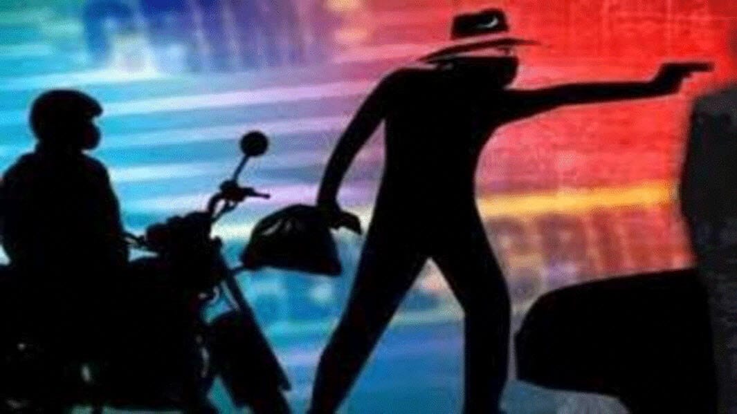 बदमाशों ने युवकों की लूट ली बाइक समेत मोबाइल और नकदी