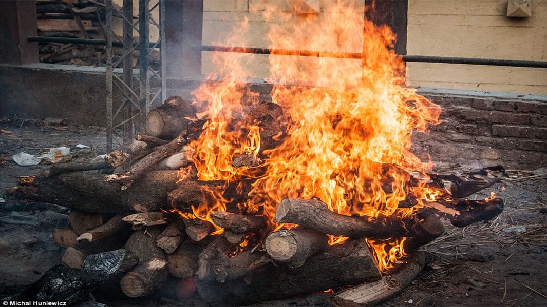 पुलिस ने किया गुमशुदा मानकर महिला का अंतिम संस्कार