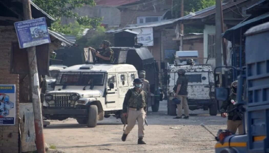 पुलवामा जिले में सुरक्षाबलों ने दो पाकिस्तानी आतंकियों को किया ढेर, जैश-ए-मोहम्मद का सरगना भी था शामिल 