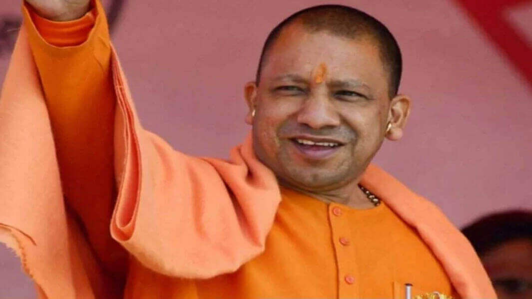 CM Yogi Adityanath दो दिवसीय दौरे पर कल वाराणसी आएंगे, गीत रामायण में होंगे शामिल