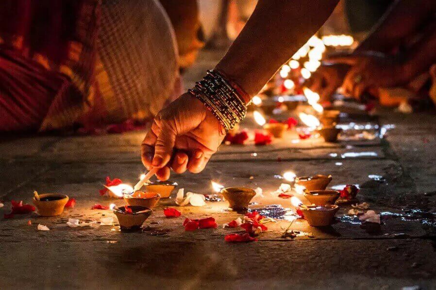 Dev Deepawali 2019: जानिए देव दीपावली का महत्त्व, कैसे हुई इसकी शुरुआत