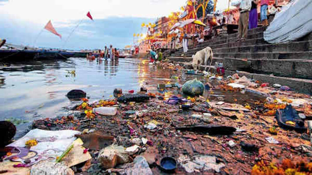 Ganga Pollution की जांच को वाराणसी पहुंची संसदीय समिति