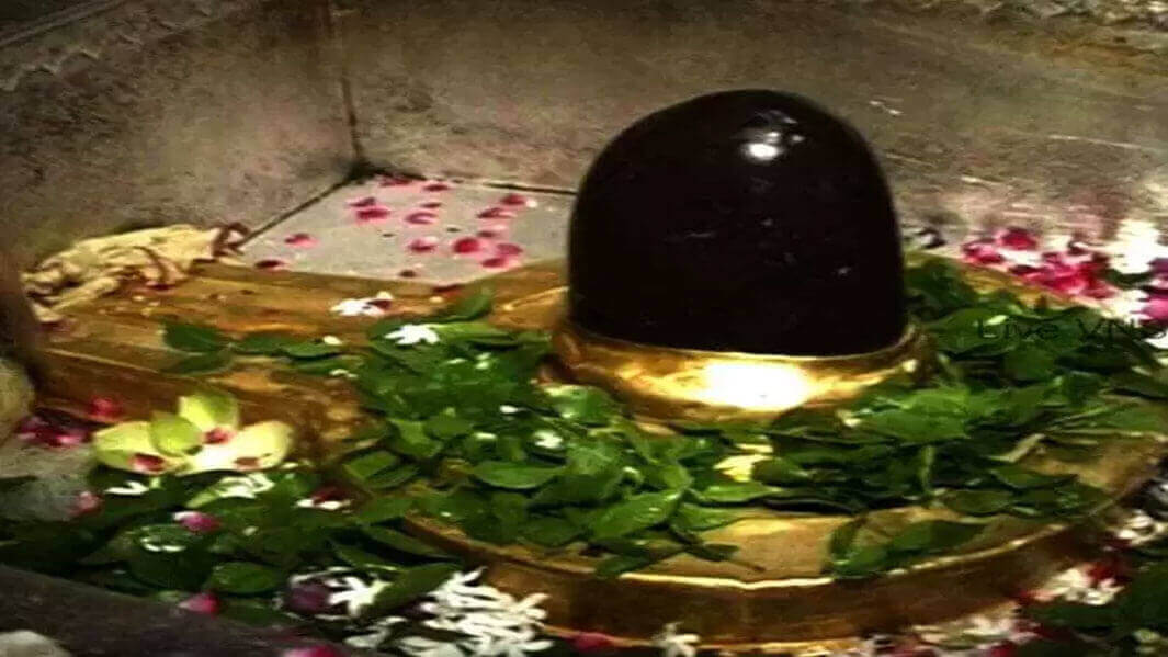 भक्तों को सुविधा तो दी नहीं, बढ़ा दी Kashi Vishwanath दर्शन की फीस