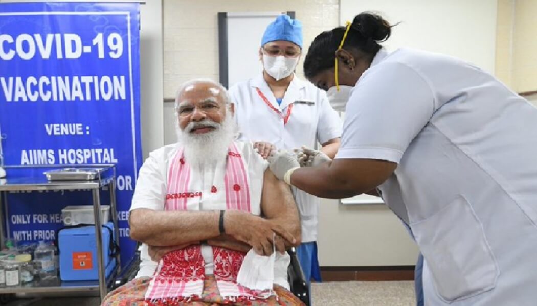 प्रधानमंत्री नरेंद्र मोदी ने लगवायी भारत बायोटेक की कोवैक्सीन