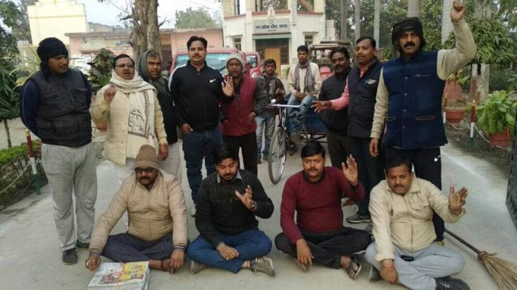 Ramnagar थानाप्रभारी को हटाने के लिए लामबंद हुए पार्षद, नहीं उठने दिया कूड़ा