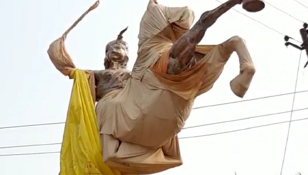काशी में रानी लक्ष्मीबाई की प्रतिमा का अनावरण आखिर करेगा कौन