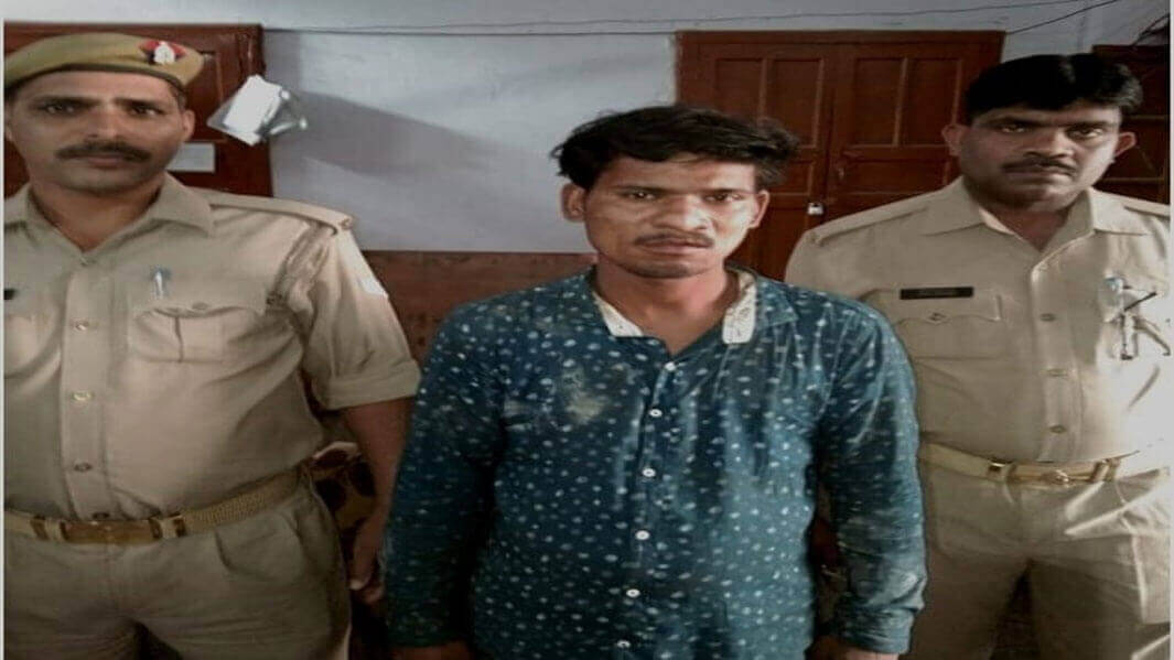 कच्ची अवैध शराब के साथ Sigra Police ने एक व्यक्ति को दबोचा